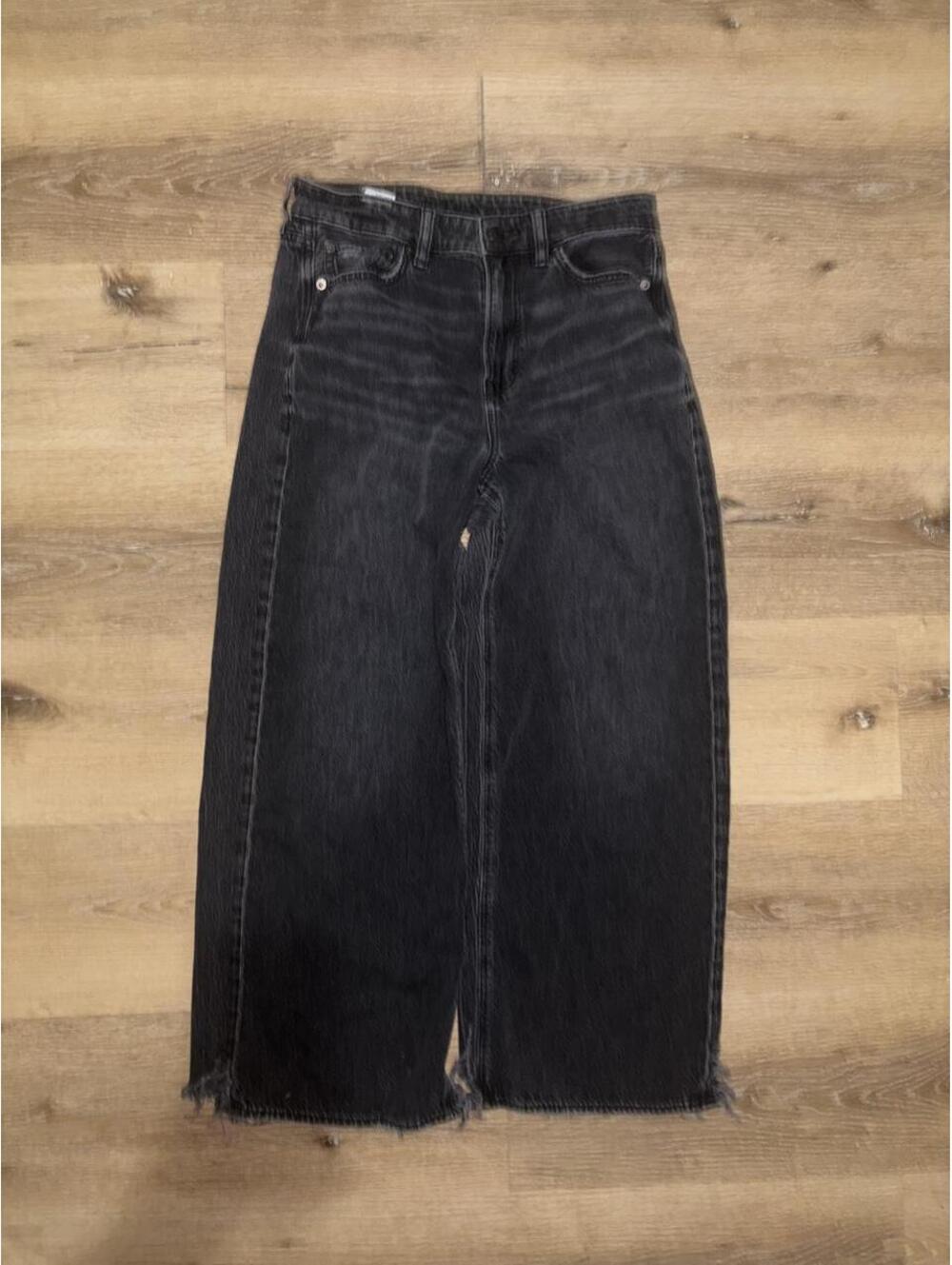 American Eagle Super High Waisted Baggy Wide Leg Black Jeans Size 6